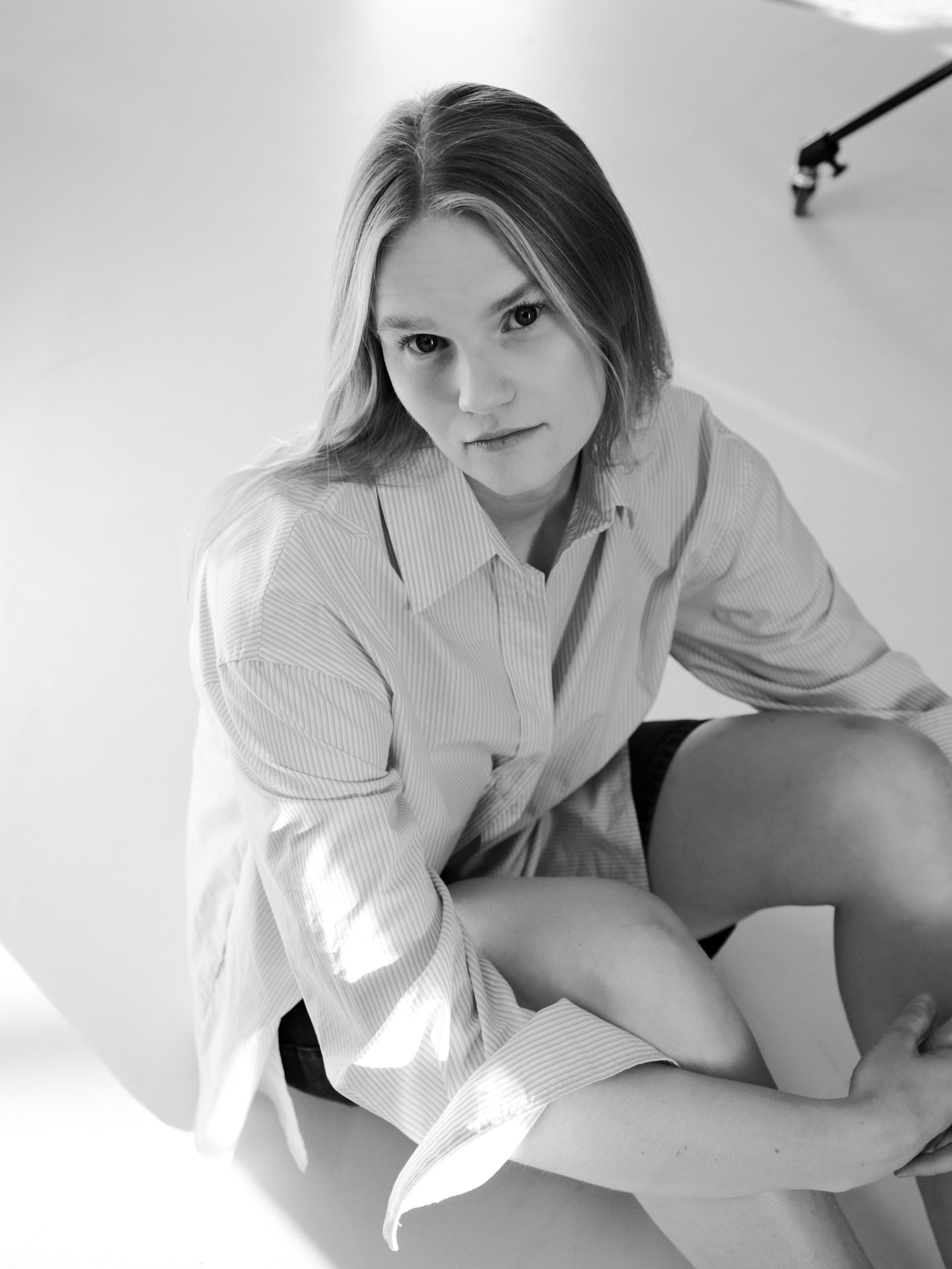 Svartvitt porträtt av Rebecka Norling